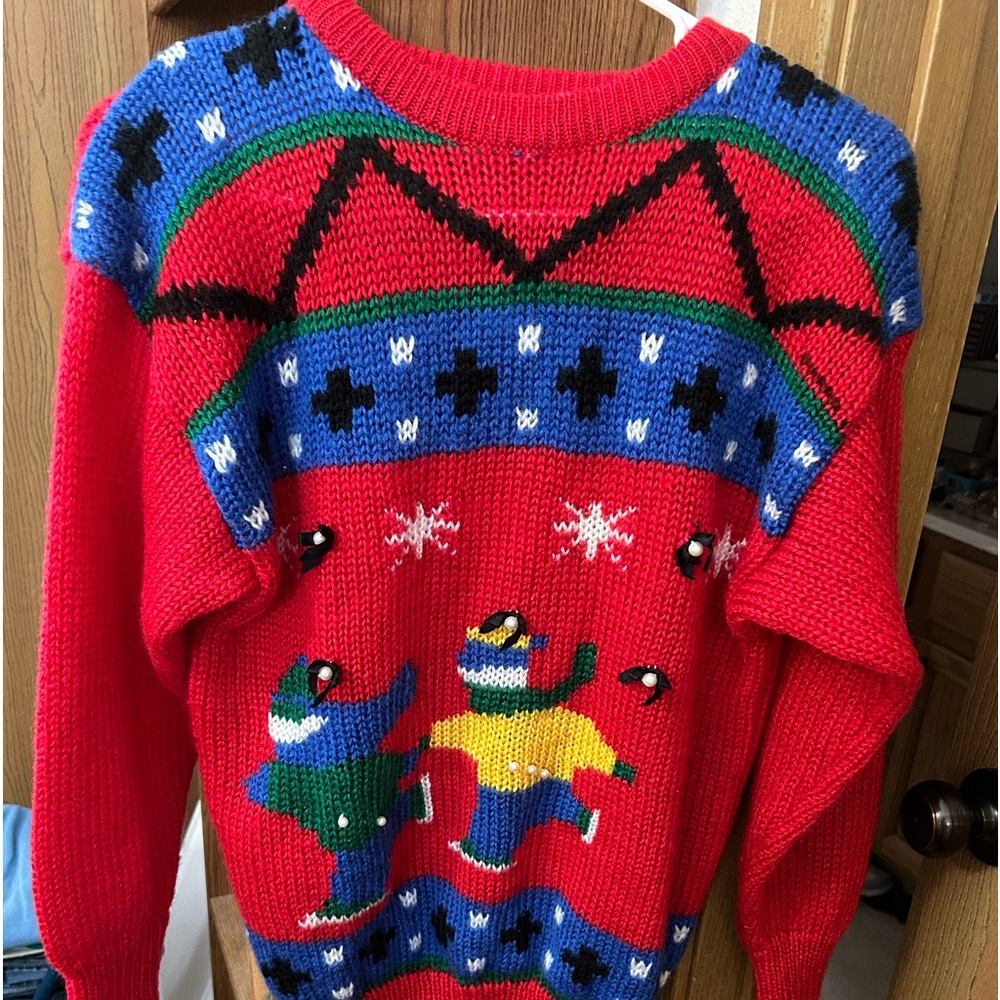 Women’s vintage Christmas sweater. Unique design. Never worn.